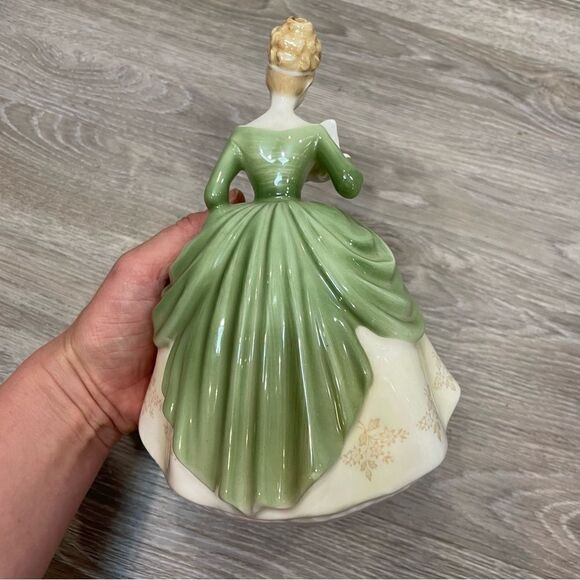 Vintage Royal Doulton HN2312 "Soiree" Bone China Figurine (512286H) 1967s - Picture 9 of 11